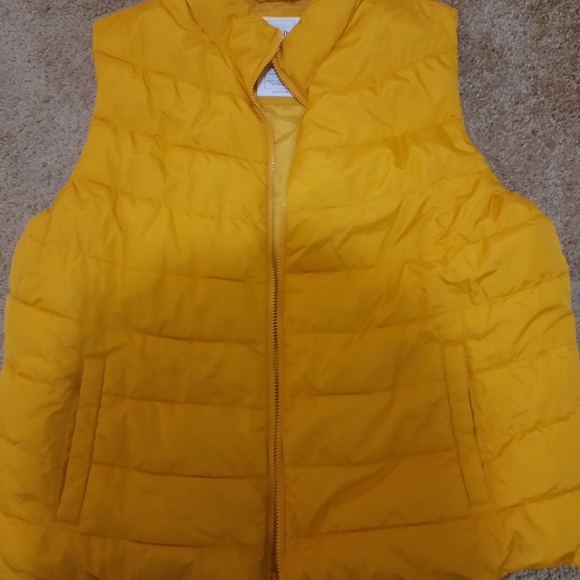 GAP Yellow Puffer Vest - Picture 2 of 4